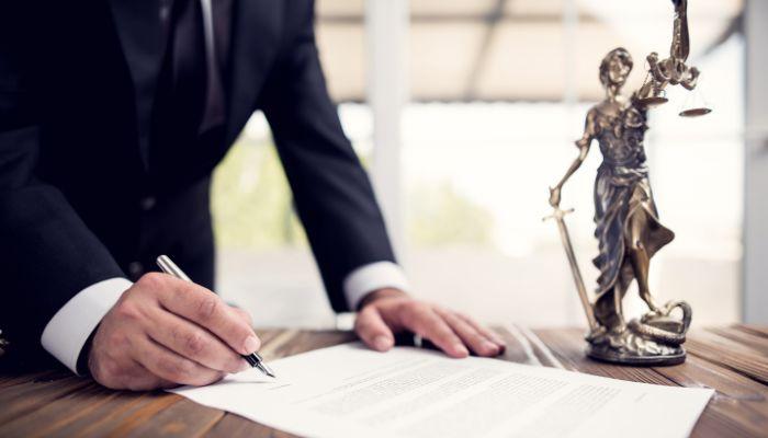 Księga wieczysta – jak ją czytać i co sprawdzić przed zakupem?