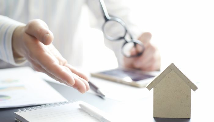 Kiedy sąd może odmówić wpisu do księgi wieczystej? Praktyczne przykłady